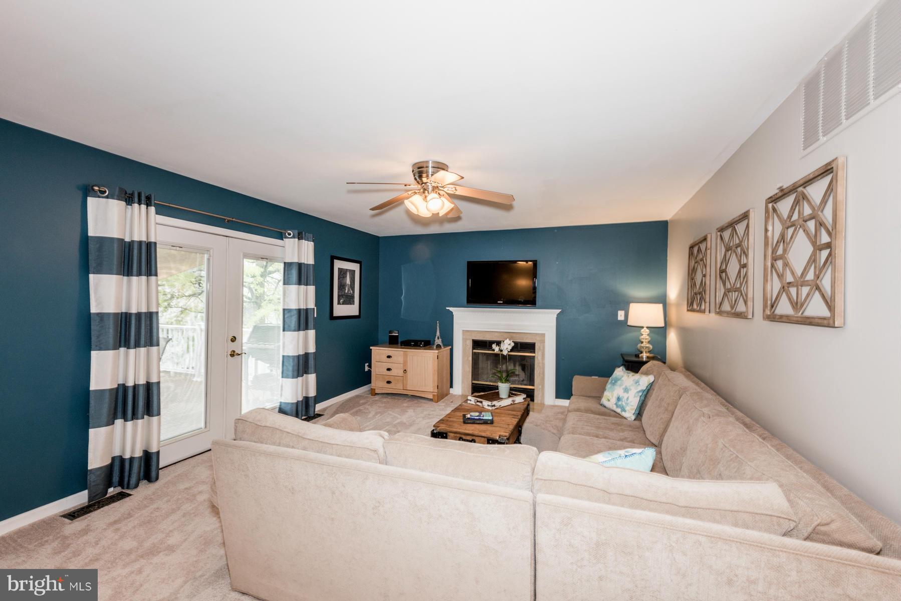 6716 Hunter Road Elkridge, MD 21075 - Photo 15 of 30 Family Room