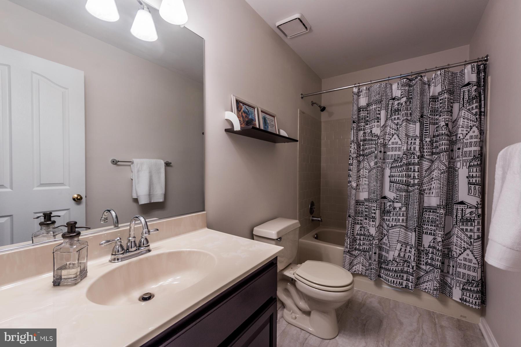 6716 Hunter Road Elkridge, MD 21075 - Photo 25 of 30 Upper Level Bath