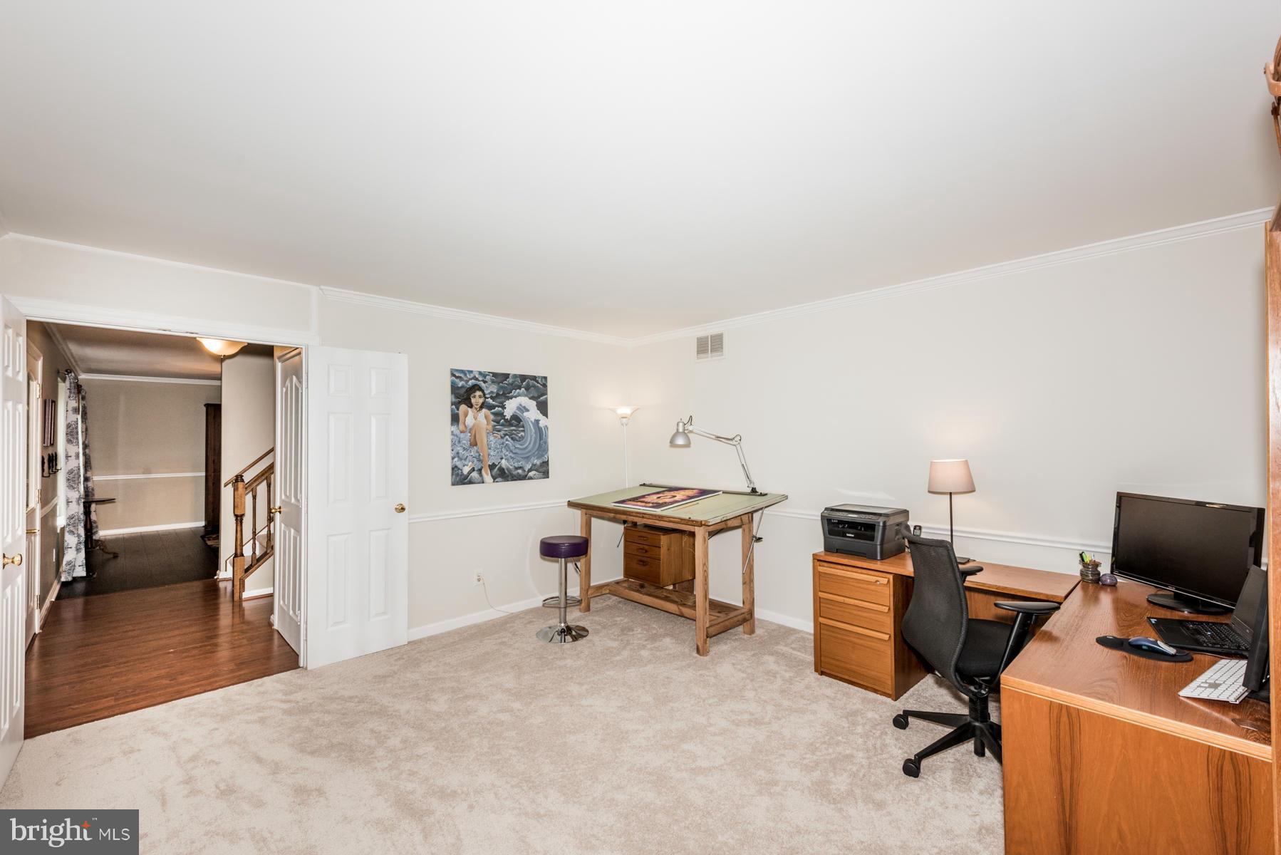 6716 Hunter Road Elkridge, MD 21075 - Photo 5 of 30 Living Room