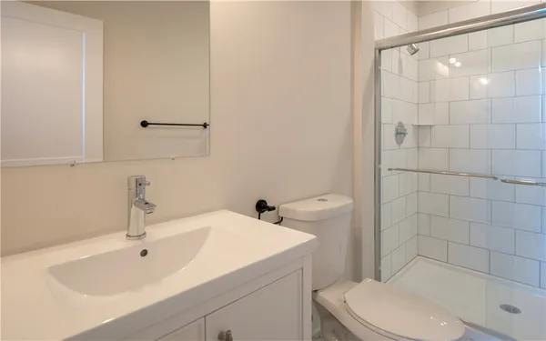 $2,600 | 15 Cranston Avenue, Unit 12, Newport, RI 02840