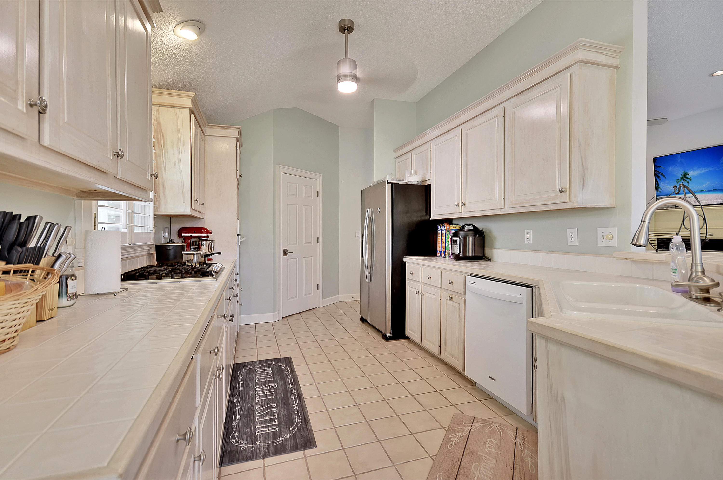 202 Kilarney Road Summerville, SC 29483 - Photo 11 of 30 DSC_0436_DSC_0443 copy