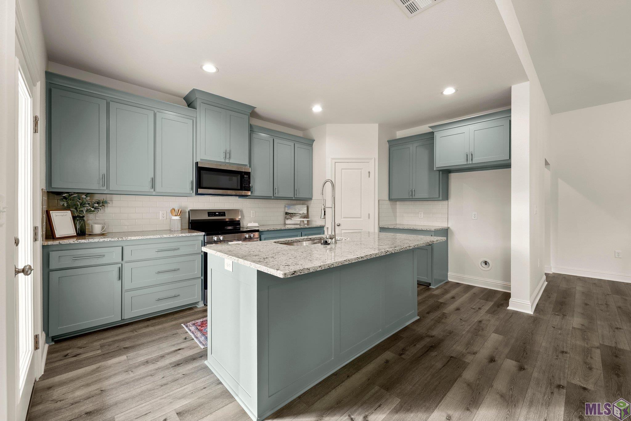 33296 Clinton Allen Road Denham Springs, LA 70706 - Photo 8 of 21