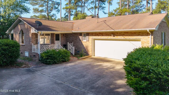 $389,900 | 202 Forest Drive, Clinton, NC 28328