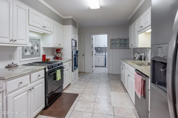 $389,900 | 202 Forest Drive, Clinton, NC 28328