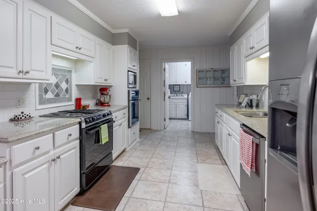 $389,900 | 202 Forest Drive, Clinton, NC 28328