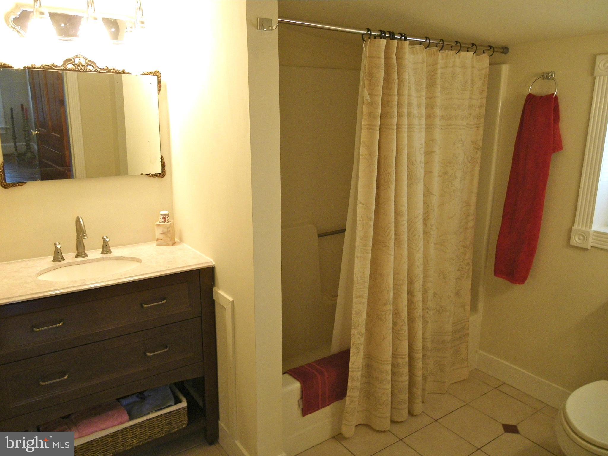 9262 Elk Run Road Catlett, VA 20119 - Photo 25 of 30 Hall Full Bathroom