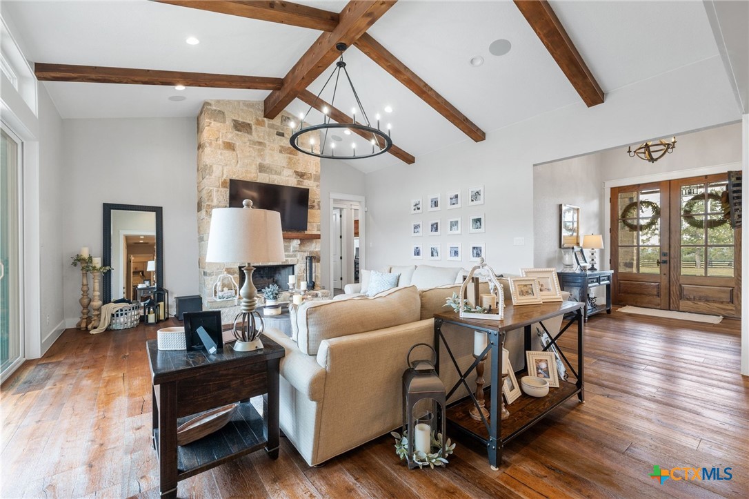 1665 Sunflower Trail Luling, TX 78648 - Photo 7 of 46 a living room with furniture