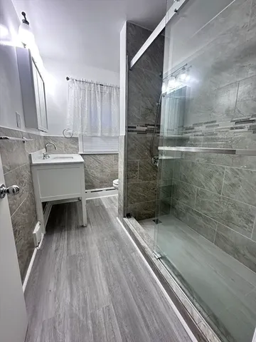 $2,900 | 31 Dunstable Street, Lawrence, MA 01843