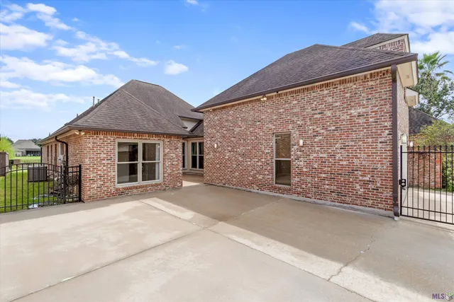 $410,000 | 6086 Tezcuco Court, Gonzales, LA 70737