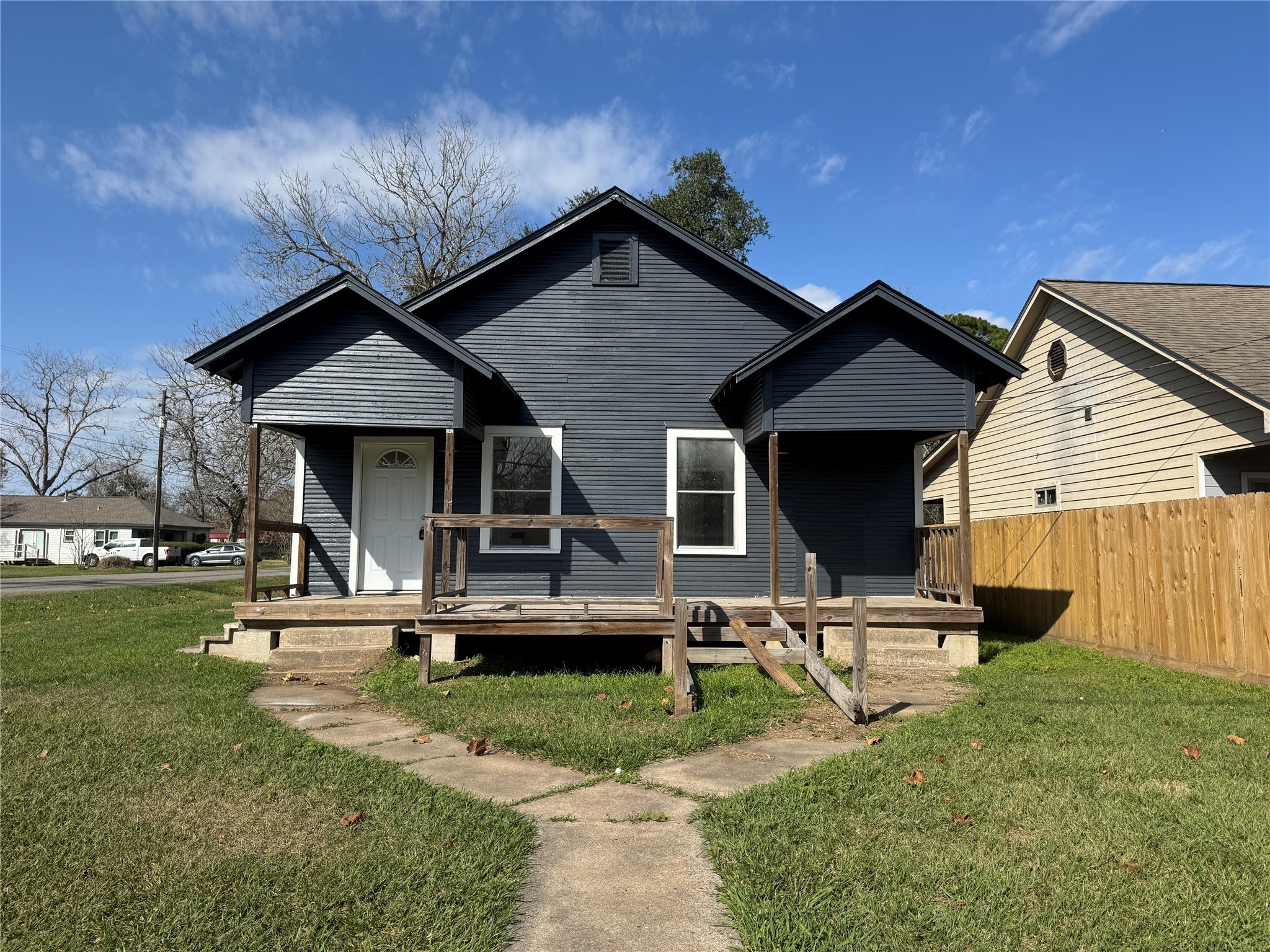 301 East 3rd Street Sweeny, TX 77480 - Photo 13 of 18