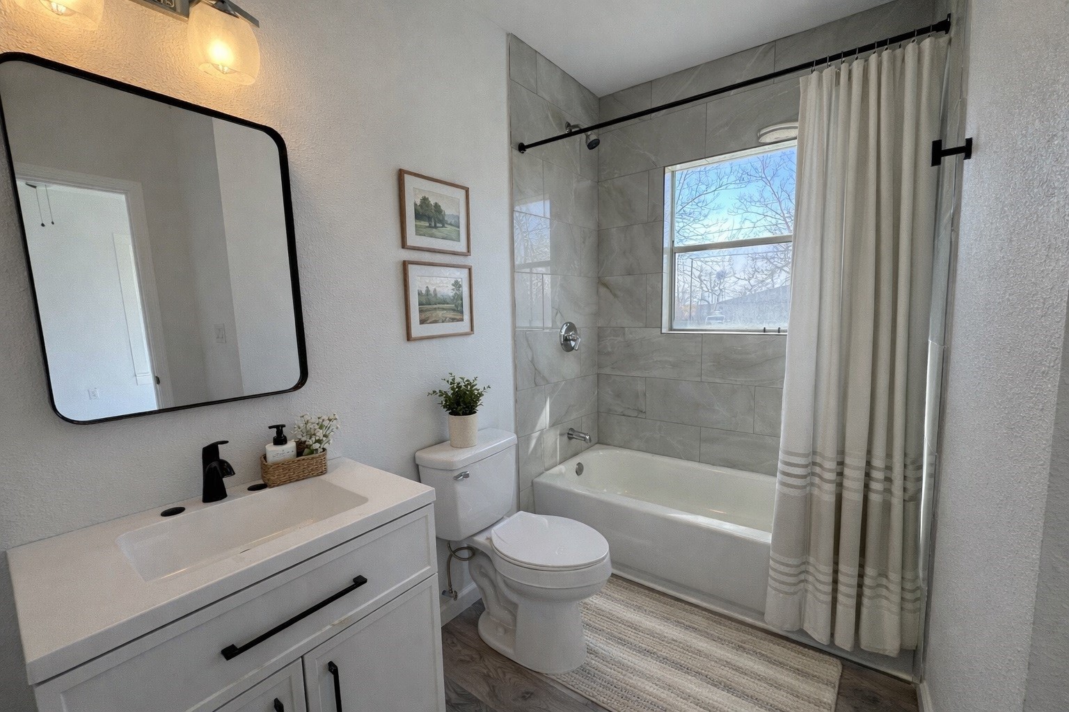 301 East 3rd Street Sweeny, TX 77480 - Photo 5 of 18 Primary bathroom
Virtually staged to show potential