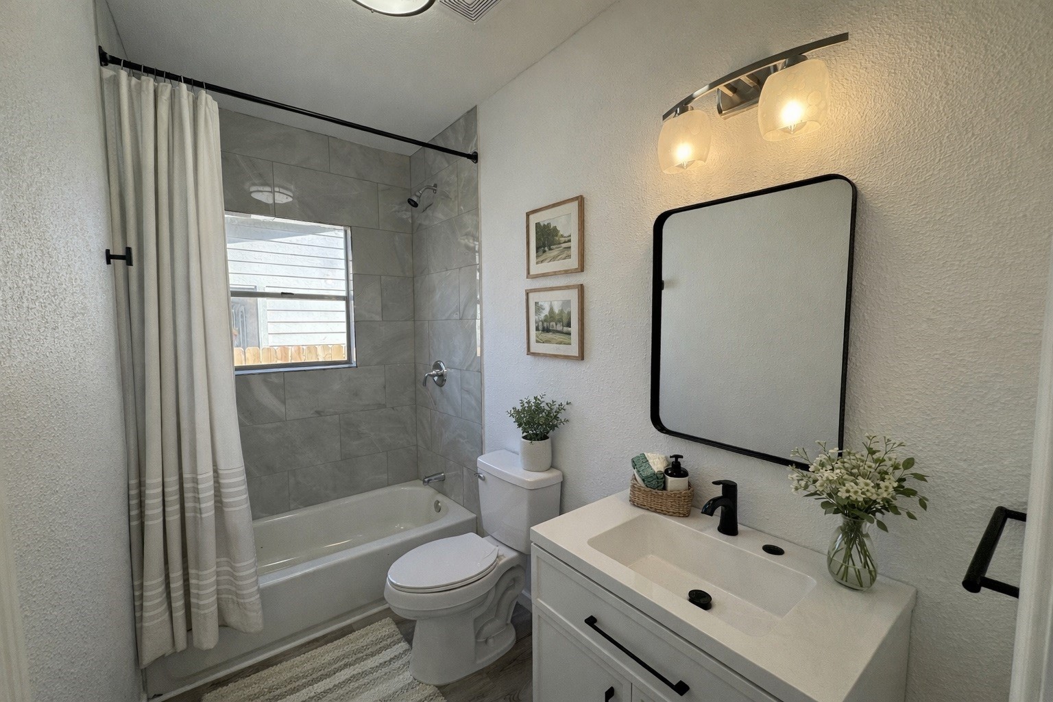 301 East 3rd Street Sweeny, TX 77480 - Photo 6 of 18 2nd bath
Virtually staged to show potential