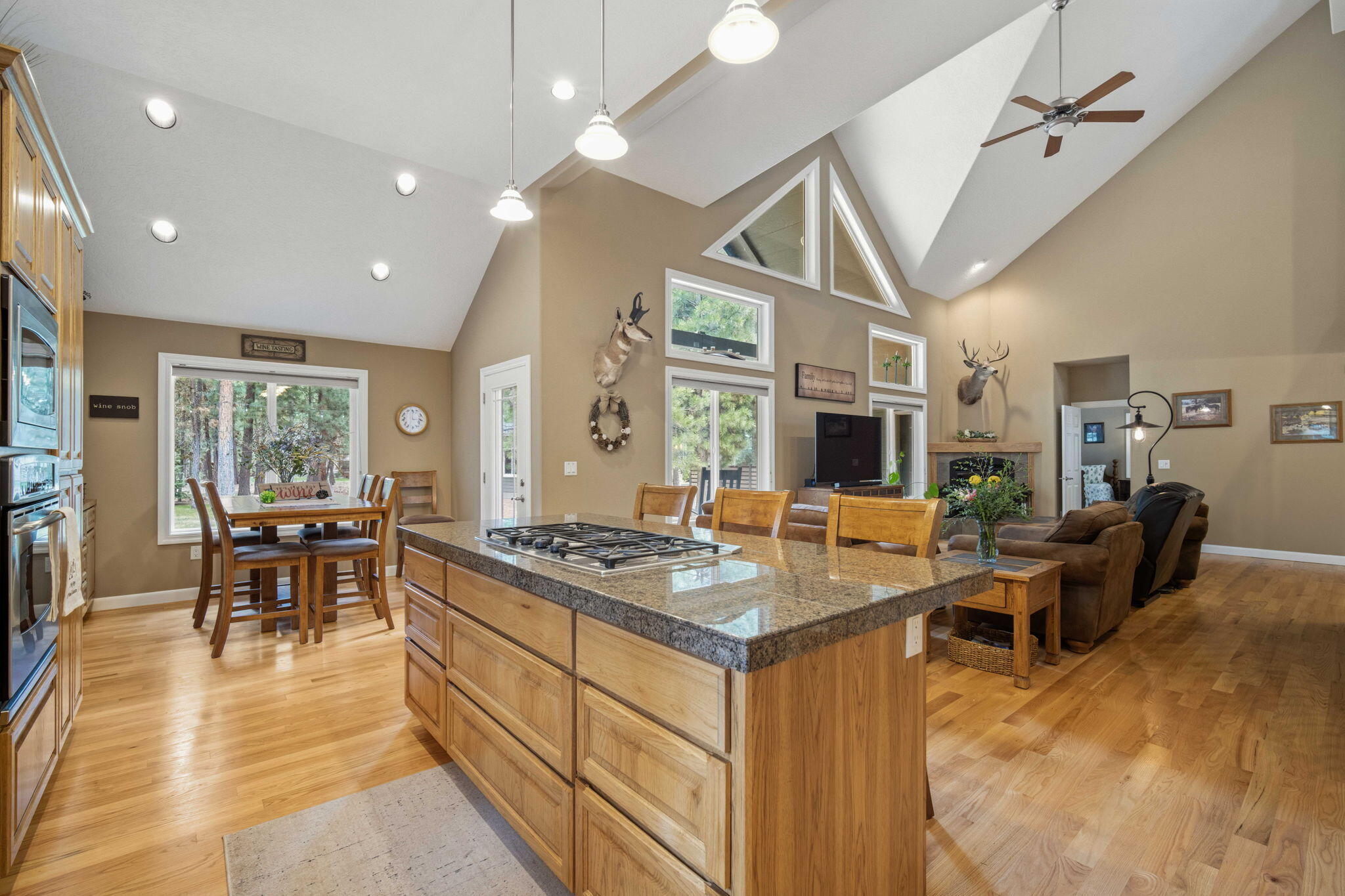 14234 Whitewater Loop La Pine, OR 97739 - Photo 1 of 62 WELCOME HOME!