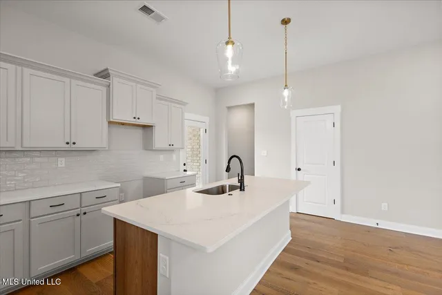 $326,900 | 526 Bolivar Drive, Nesbit, MS 38651