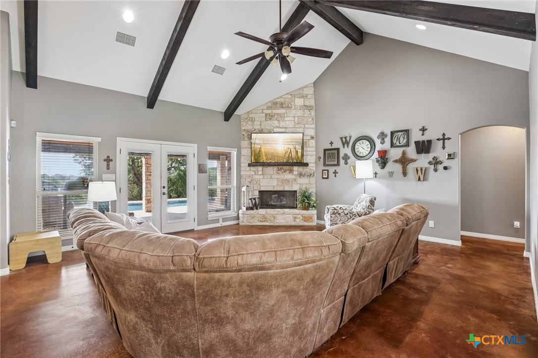 4747 Water Works Road Belton, TX 76513 - Photo 10 of 40 Living Room