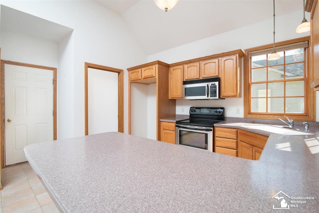 503 West Hurd Road Monroe, MI 48162 - Photo 10 of 23
