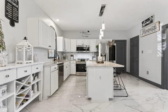 $650,000 | 3486 Highway 70, Smithfield, NC 27577