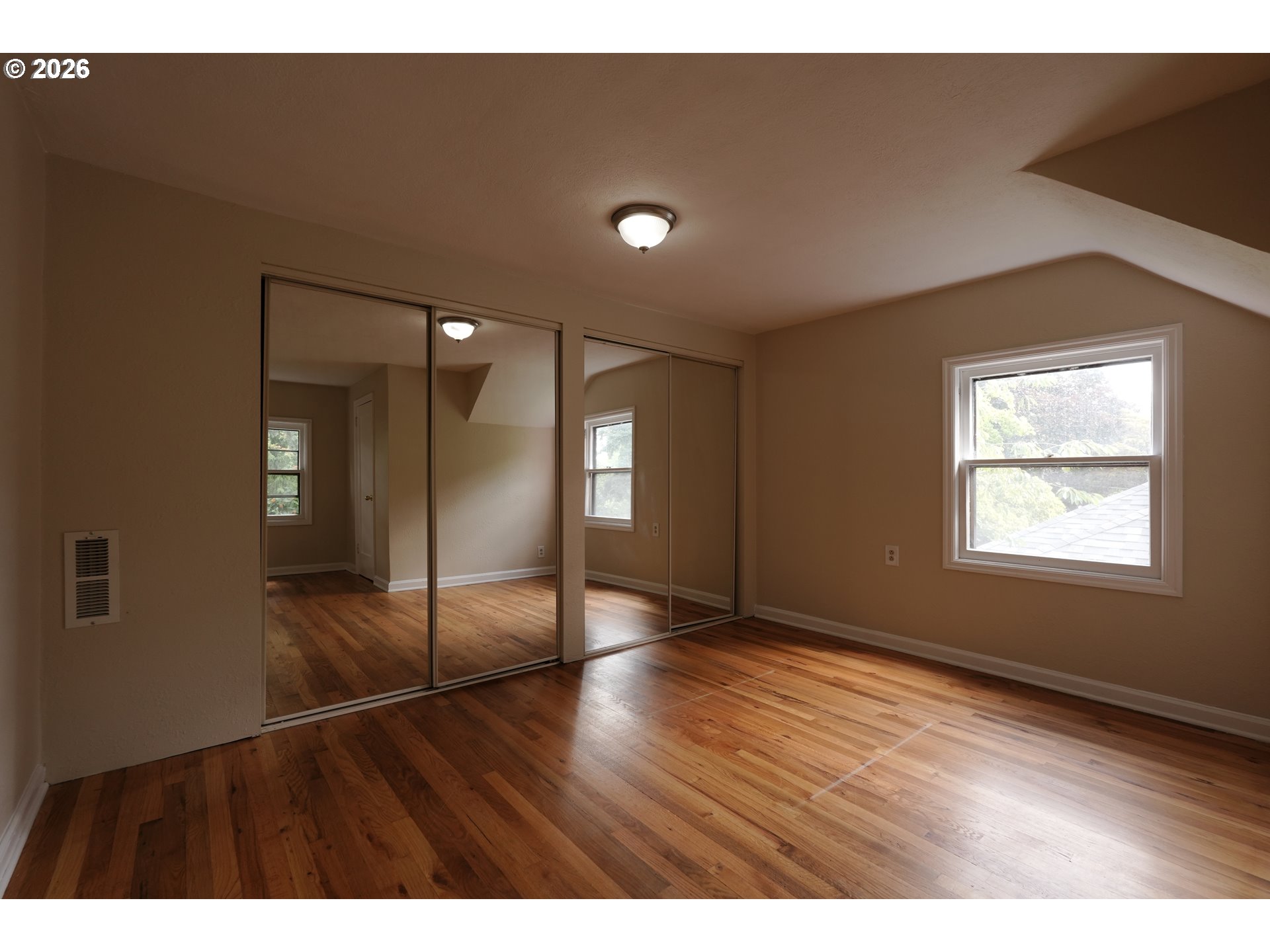 7925 Southwest 11th Avenue Portland, OR 97219 - Photo 20 of 39