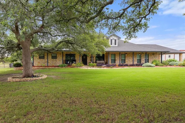$1,895,000 | 2560 Shady Oaks Circle, Glen Rose, TX 76043