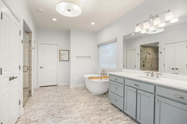 $1,895,000 | 2560 Shady Oaks Circle, Glen Rose, TX 76043