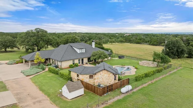 $1,895,000 | 2560 Shady Oaks Circle, Glen Rose, TX 76043