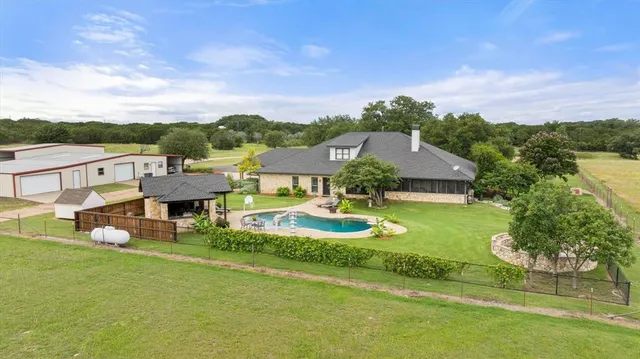 $1,895,000 | 2560 Shady Oaks Circle, Glen Rose, TX 76043