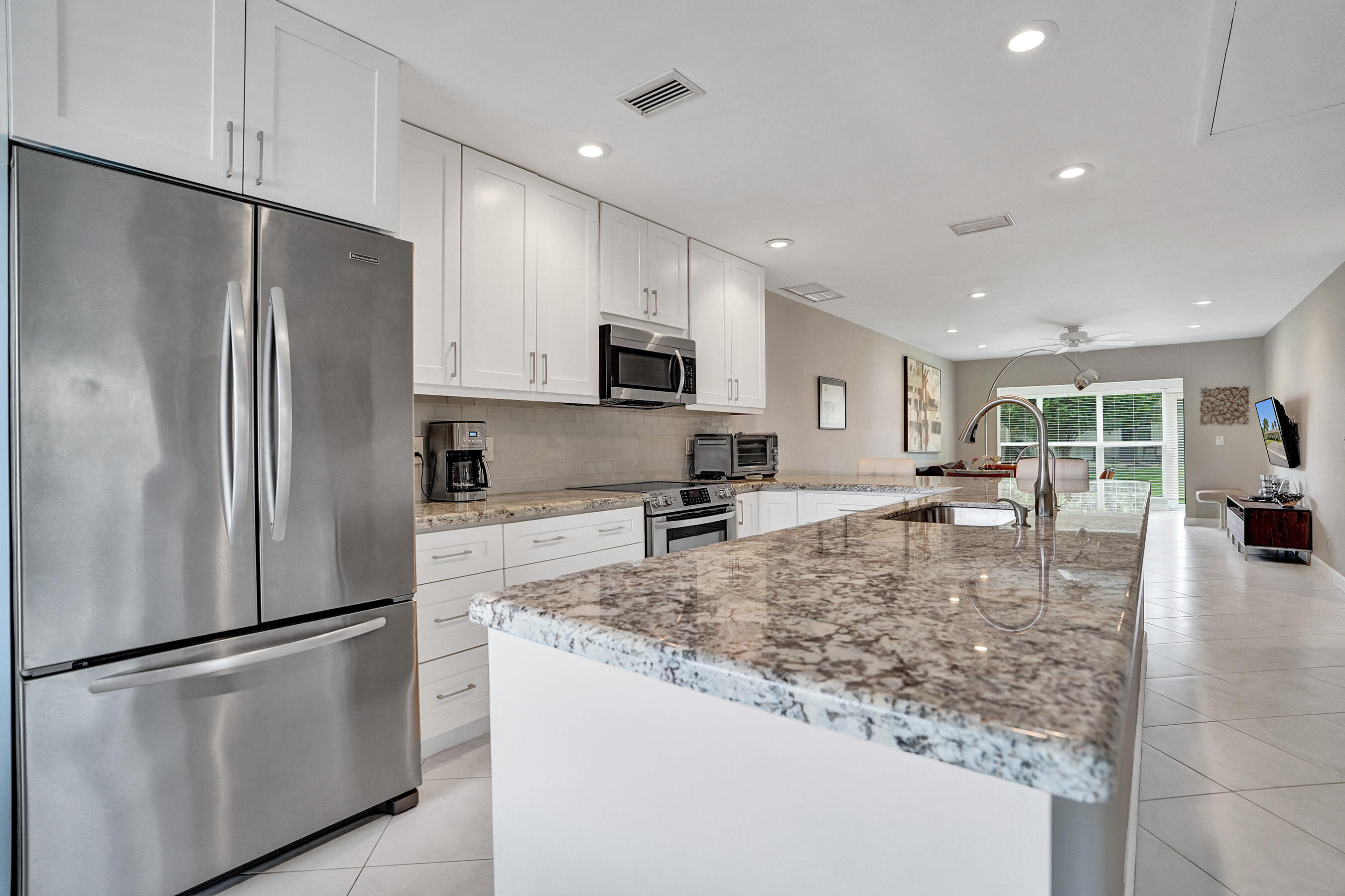 8620 Chevy Chase Drive Boca Raton, FL 33433 - Photo 12 of 44 DSC05805