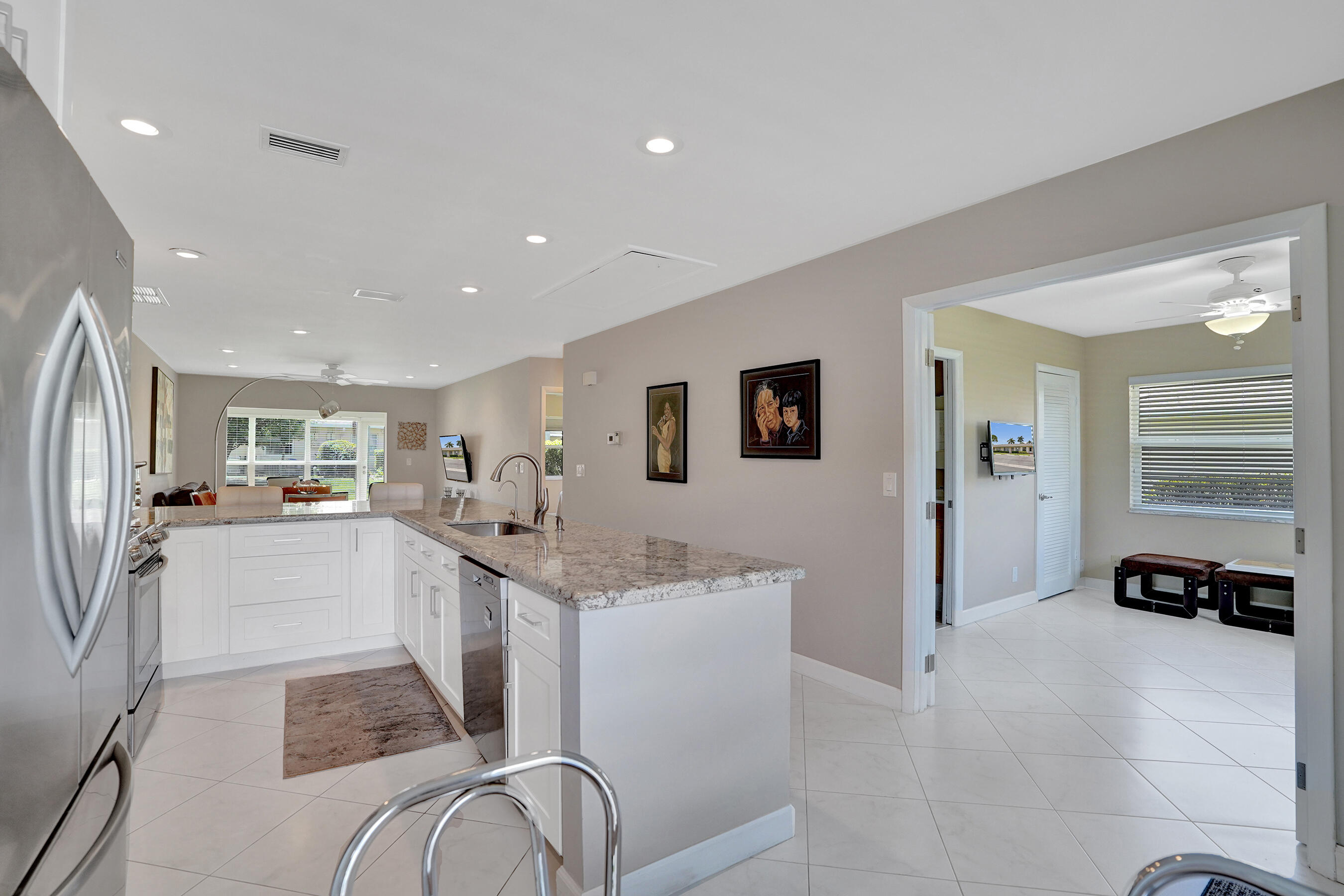8620 Chevy Chase Drive Boca Raton, FL 33433 - Photo 7 of 44 DSC05871
