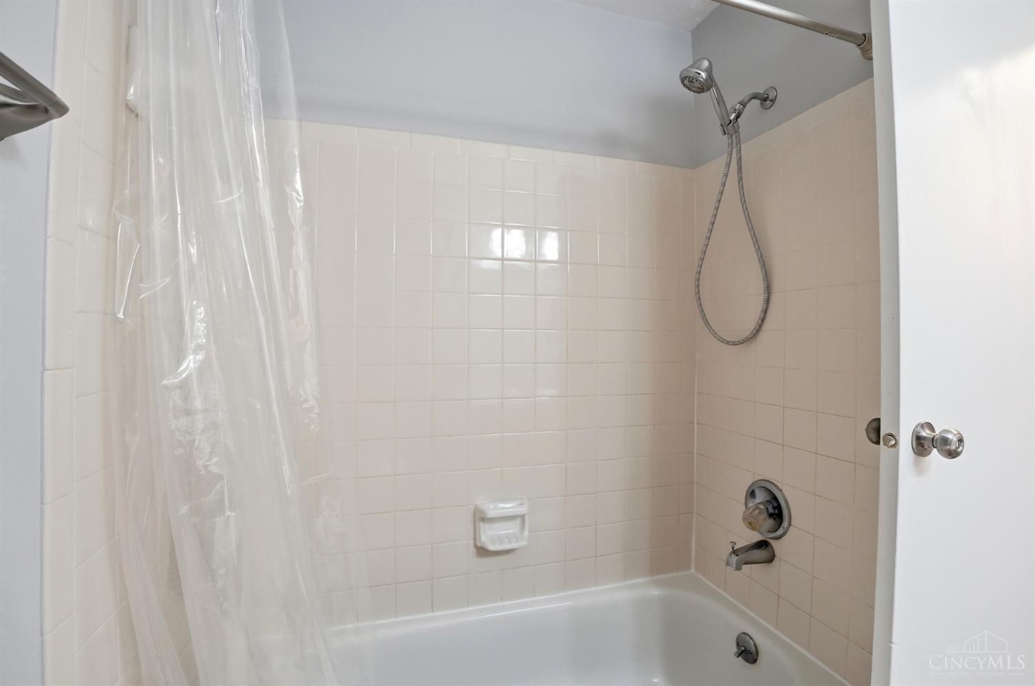 4274 Paul Road, Unit 27 Cincinnati, OH 45238 - Photo 28 of 39