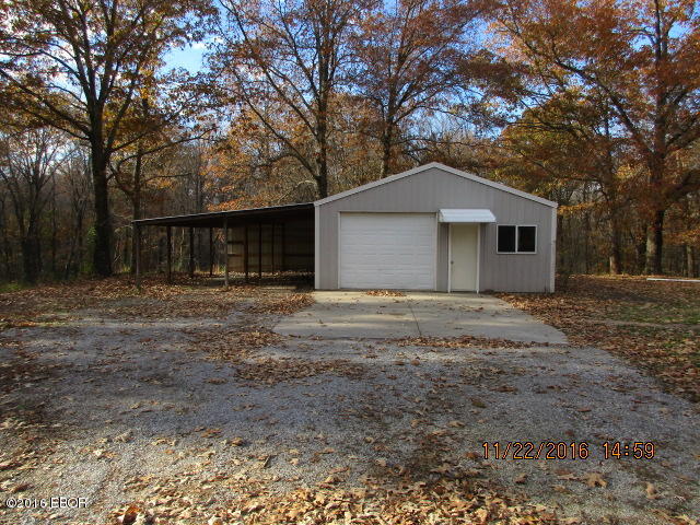 8181 Benton Field Road Benton, IL 62812 - Photo 3 of 12 Gallery Image 3