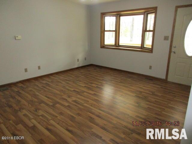 8181 Benton Field Road Benton, IL 62812 - Photo 6 of 12 Gallery Image 6