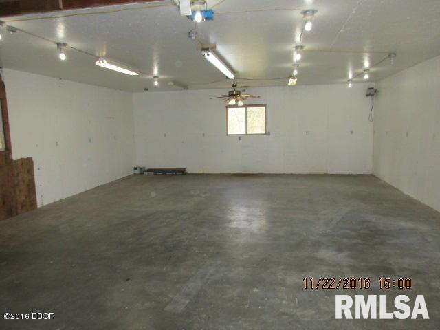 8181 Benton Field Road Benton, IL 62812 - Photo 10 of 12 Gallery Image 10