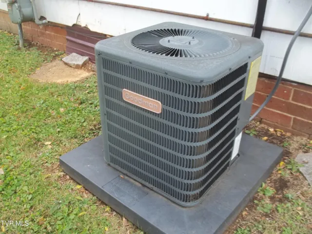 $129,900 | 164 Birch Street, Mount Carmel, TN 37645