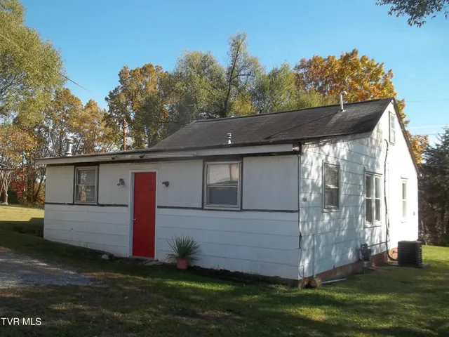 $129,900 | 164 Birch Street, Mount Carmel, TN 37645