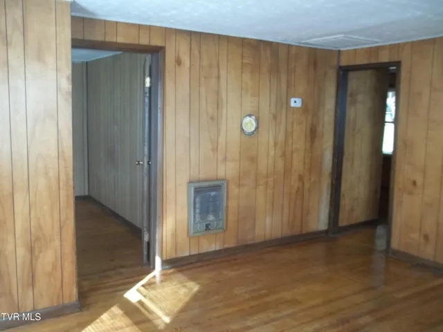 $129,900 | 164 Birch Street, Mount Carmel, TN 37645