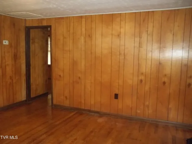 $129,900 | 164 Birch Street, Mount Carmel, TN 37645