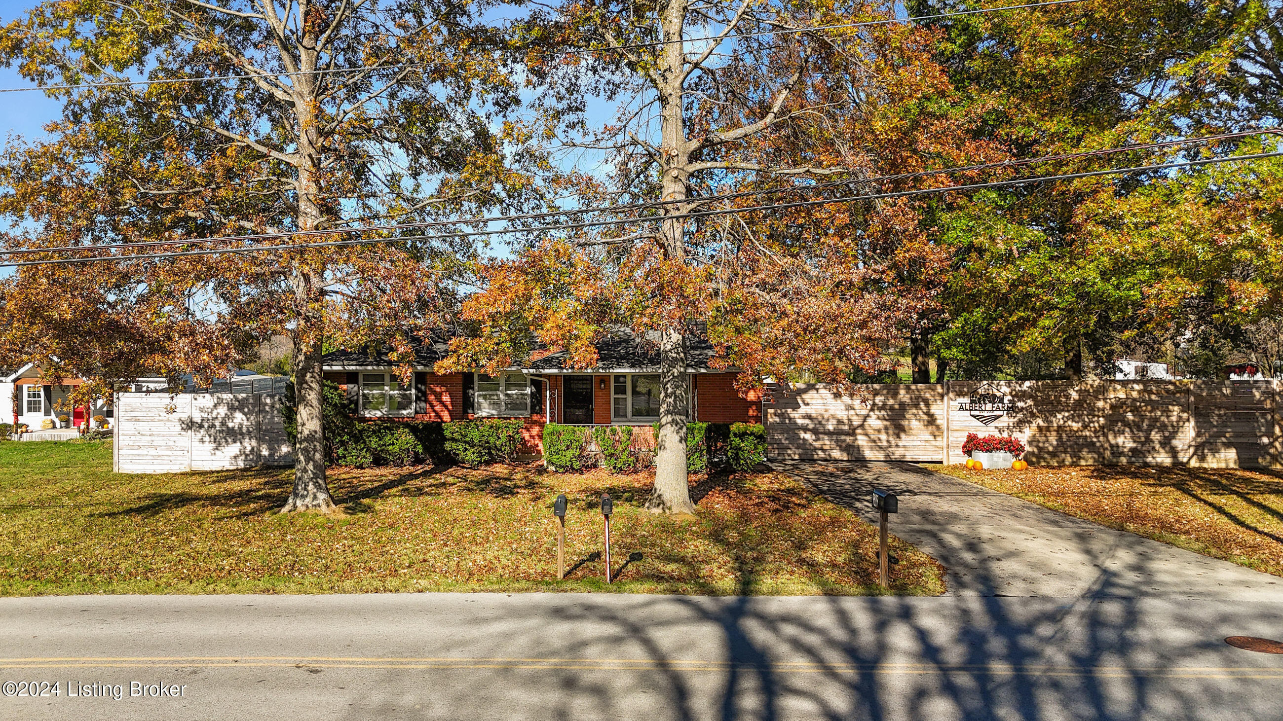 9809 Fairmount Road Louisville, KY 40291 - Photo 29 of 34 9809 fairmount_082