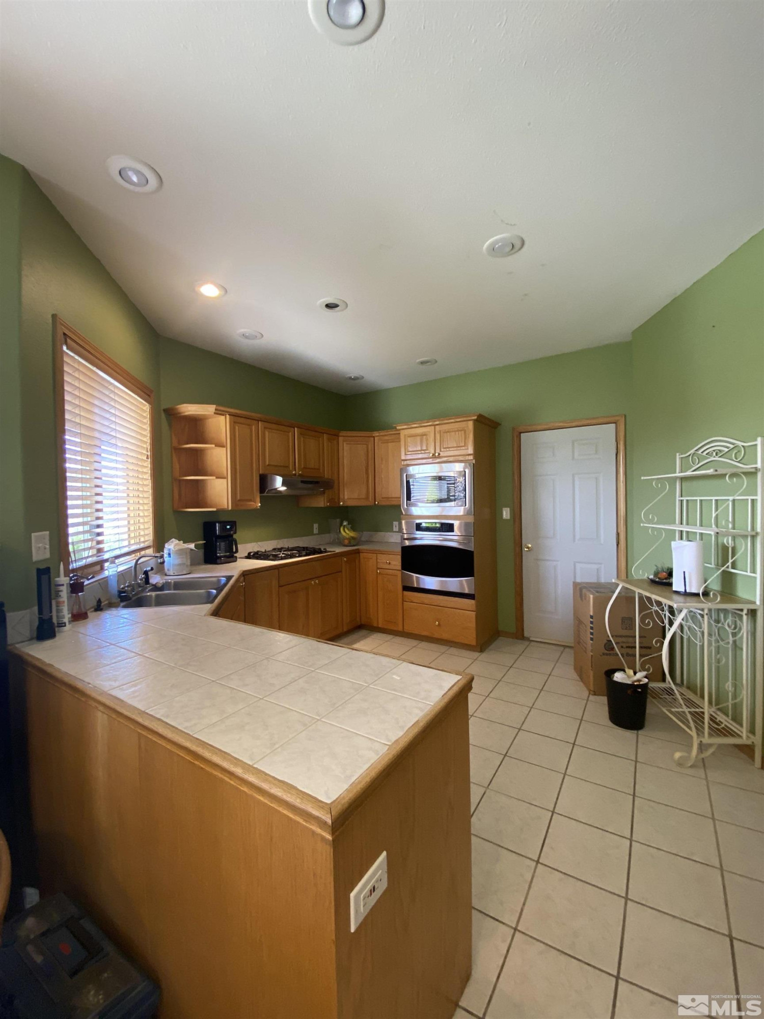 686 Castle Way Winnemucca, NV 89445 - Photo 4 of 29 Photo 4