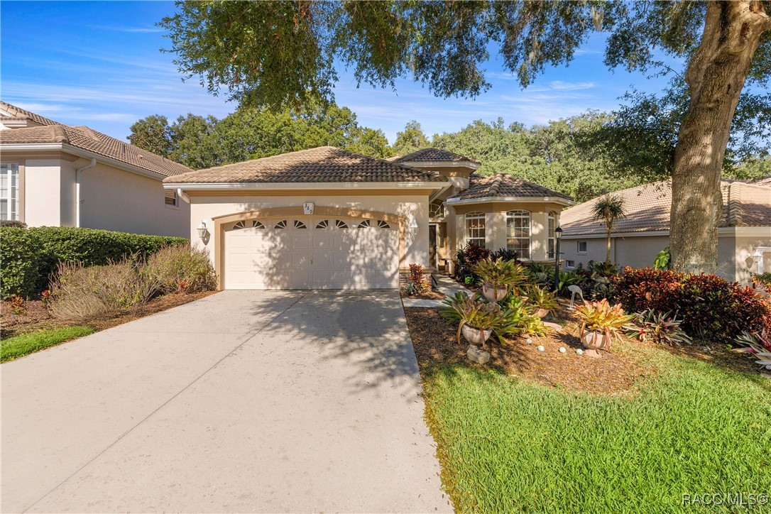 389 West Doerr Path Hernando, FL 34442 - Photo 1 of 84