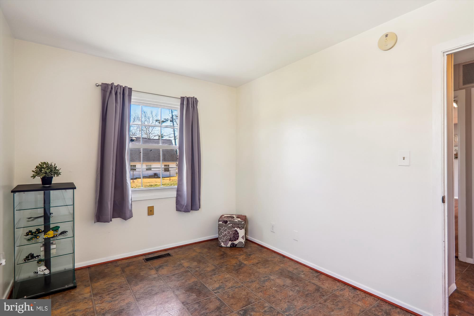 12403 Shawmont Lane Bowie, MD 20715 - Photo 24 of 59 an empty room with window