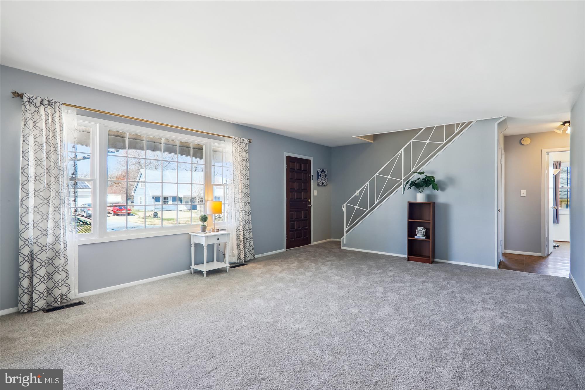 12403 Shawmont Lane Bowie, MD 20715 - Photo 4 of 59 WELCOMING LIVING ROOM W/ NEW NEUTRAL CARPETING