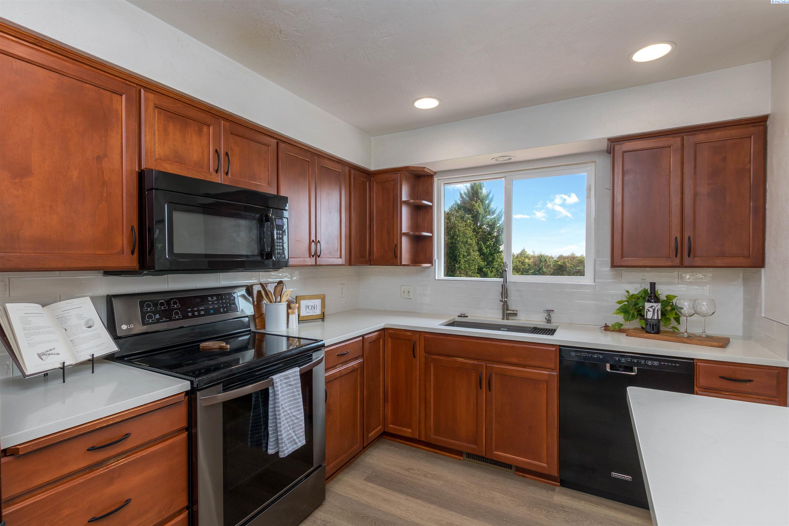 9012 West Franklin Road Pasco, WA 99301 - Photo 12 of 39 Gallery Image 12