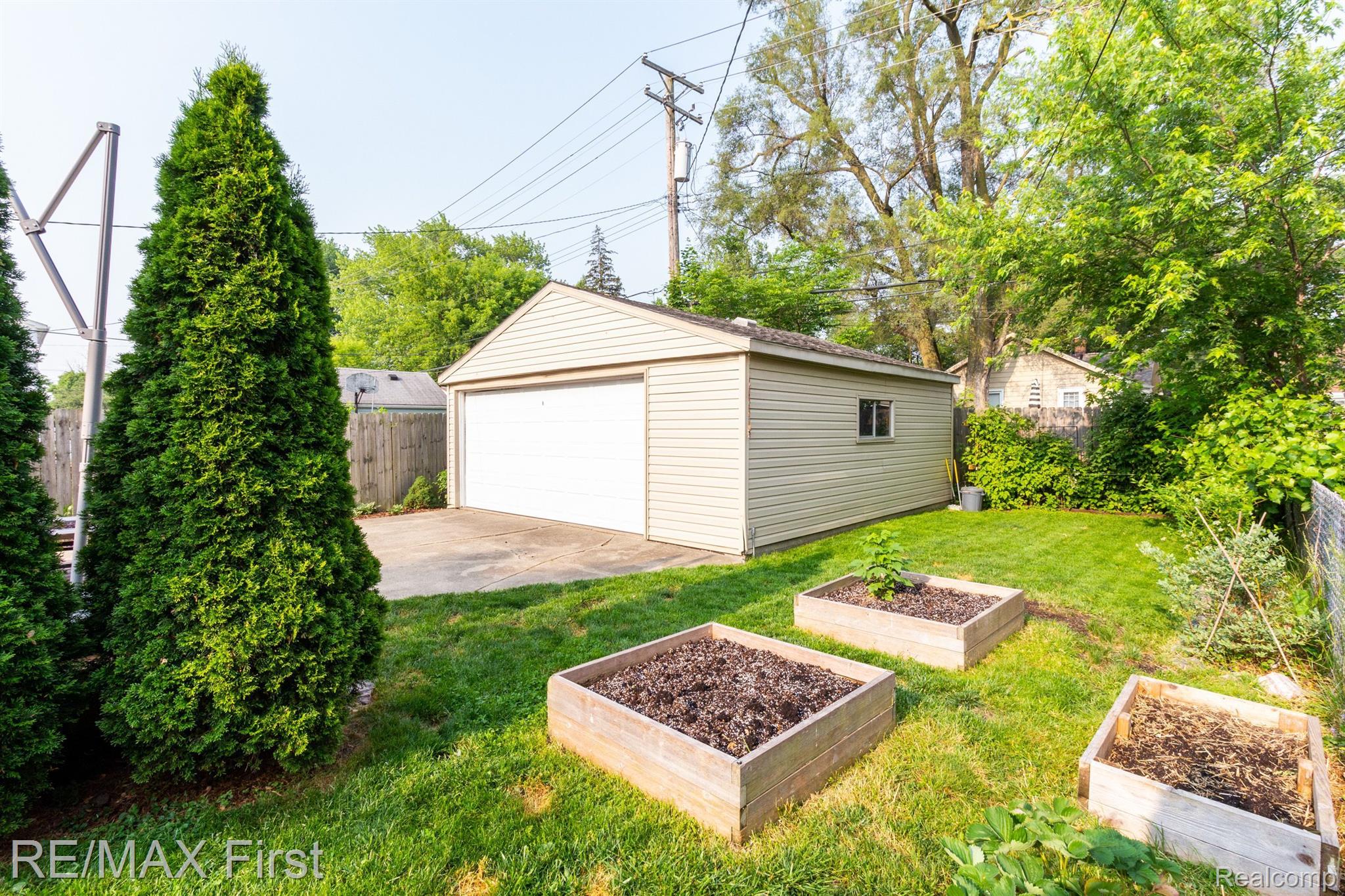 1971 Martin Road Ferndale, MI 48220 - Photo 26 of 30 Gallery Image 26