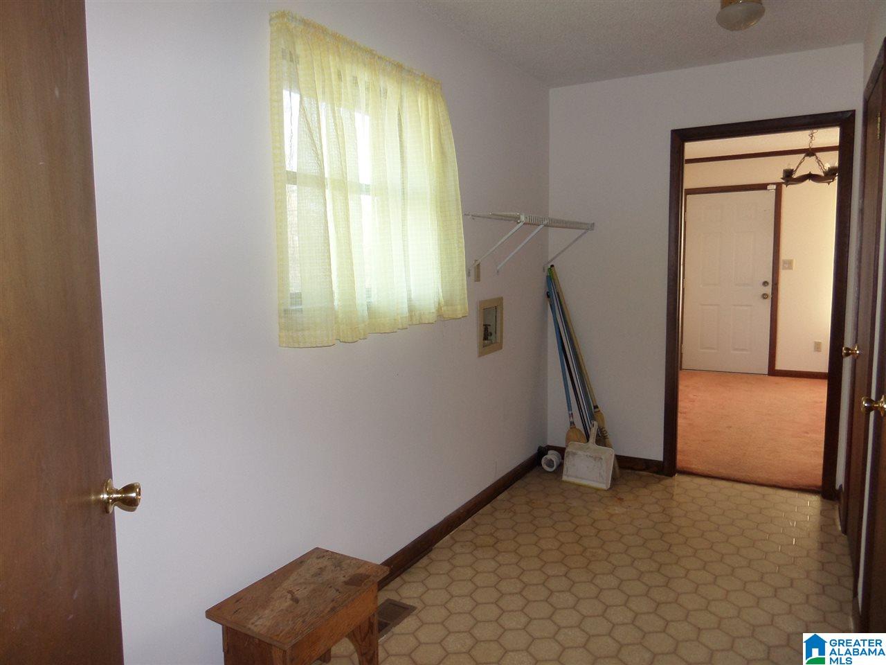 699 Hilltop Road Warrior, AL 35180 - Photo 11 of 21