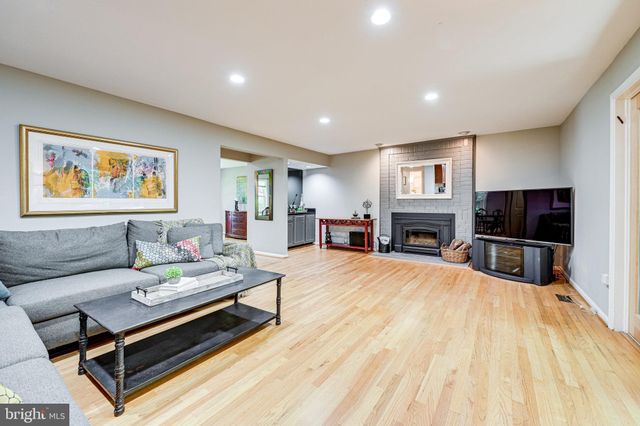 $1,100,000 | 1514 Snughill Court, Vienna, VA 22182