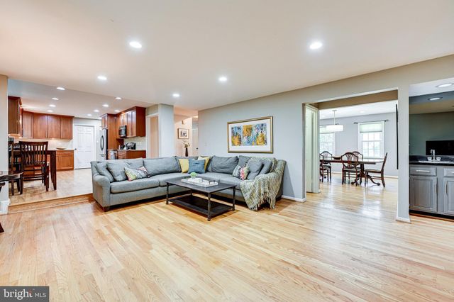 $1,100,000 | 1514 Snughill Court, Vienna, VA 22182