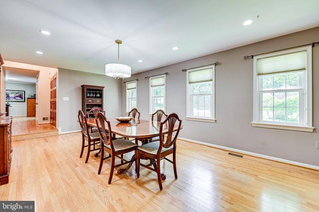 $1,100,000 | 1514 Snughill Court, Vienna, VA 22182