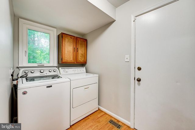 $1,100,000 | 1514 Snughill Court, Vienna, VA 22182