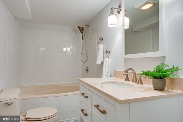 $1,100,000 | 1514 Snughill Court, Vienna, VA 22182