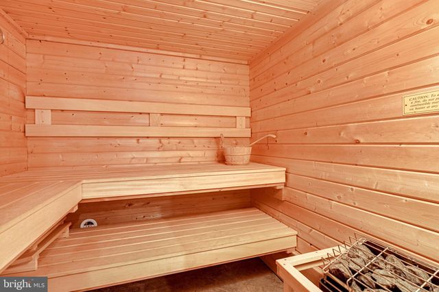 $1,100,000 | 1514 Snughill Court, Vienna, VA 22182